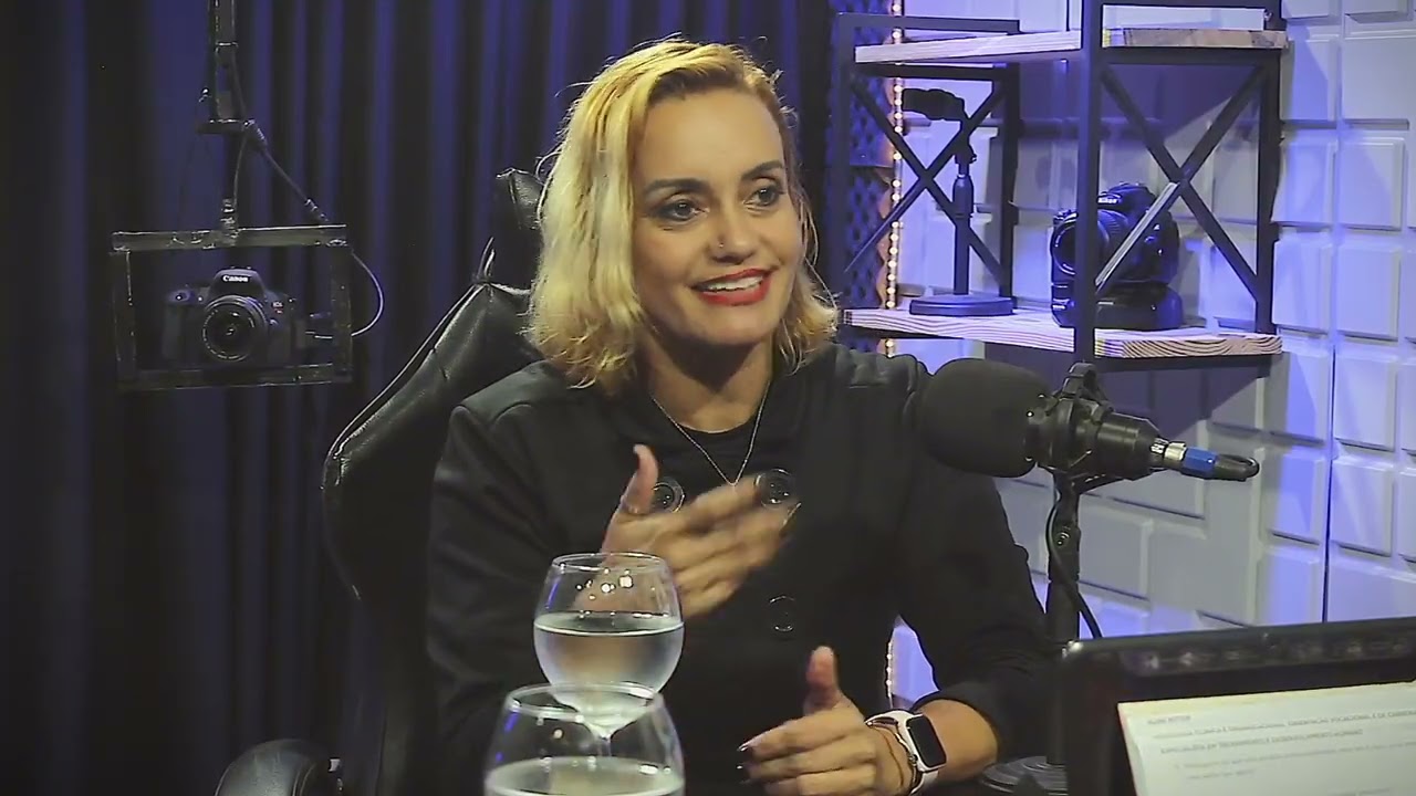Podcast da Cristina Vanpato recebe a Psicóloga Aline Ritter 