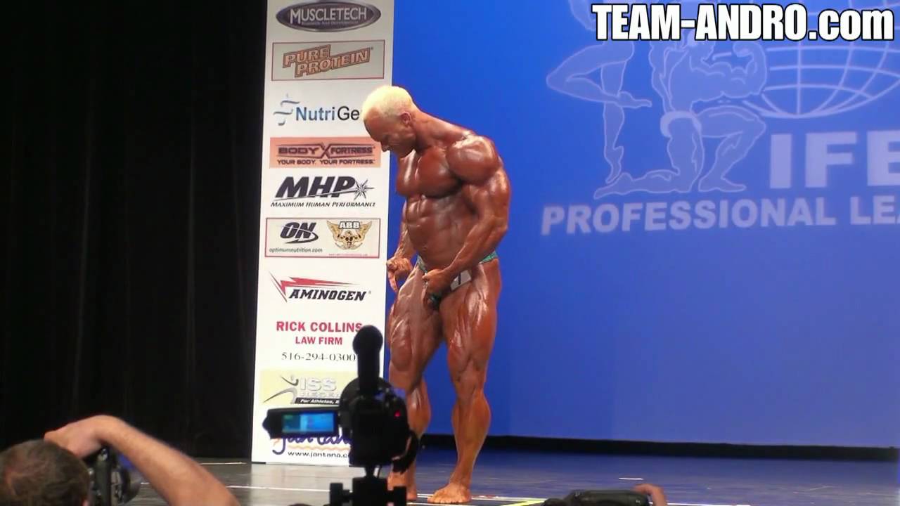 Ben Pakulski Posing NY Pro Show 2010