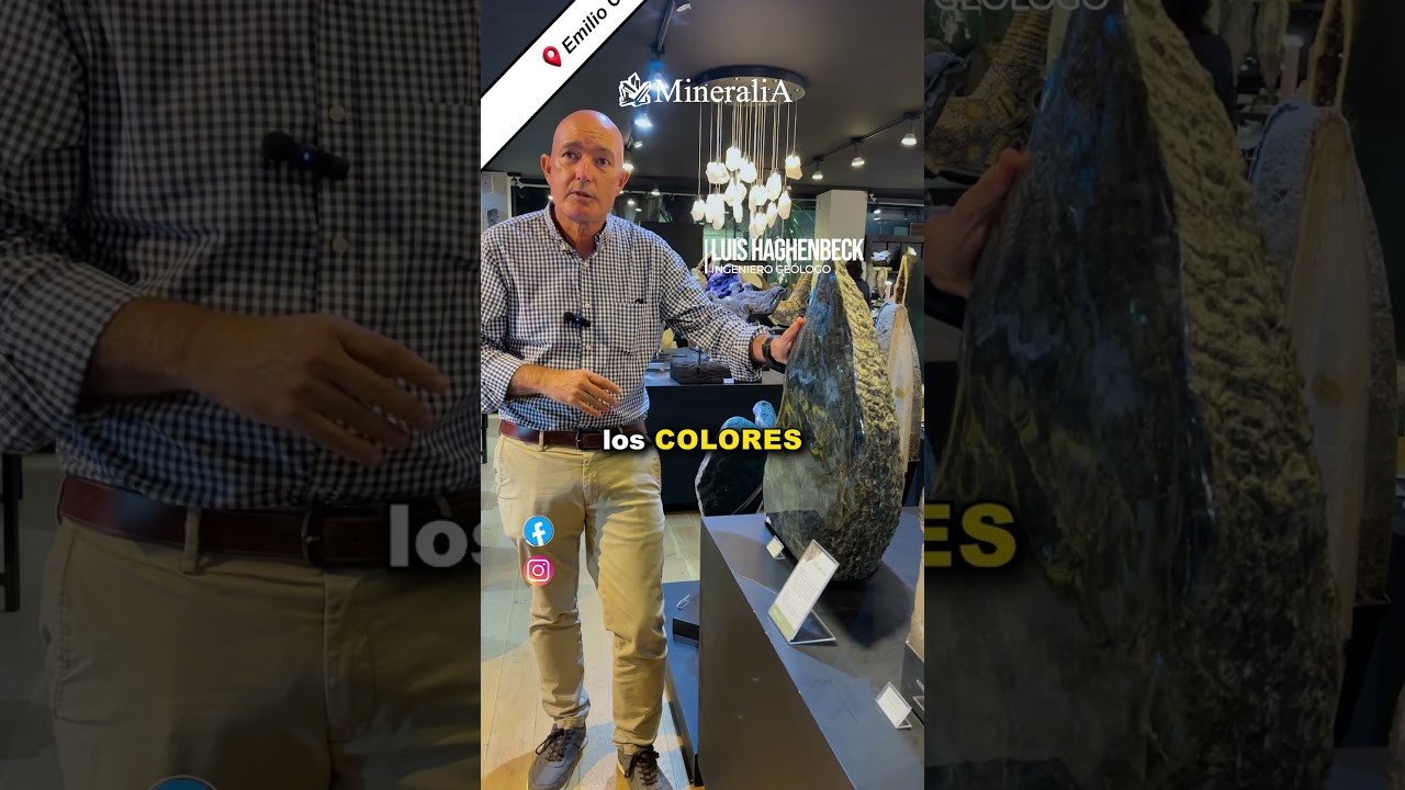 ✨ Labradorita: el mineral que pinta la luz ✨ #mineralia #coleccionismo #geolog&iacute;a