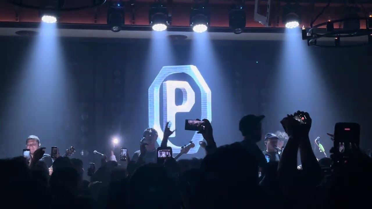 Perunggu - Tarung Bebas (Live at Camden Cikini, Jakarta 23/10/2025)