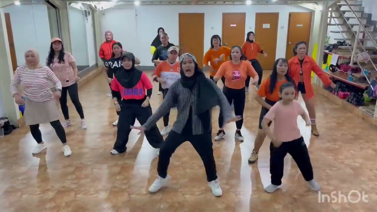 DJ INNA COLA X ELECTRO BOUNCE DJ PAUL BIGATA / CHOREO BY ZIN SURAJ SINAR / ZUMBA / ZIN REGINA 