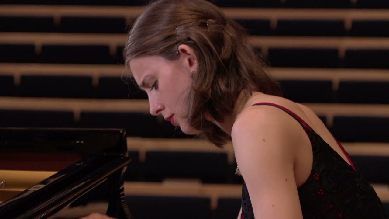 Samira Spiegel plays: The Dance in the Village Inn: First Mephisto-Waltz by Franz Liszt | piano