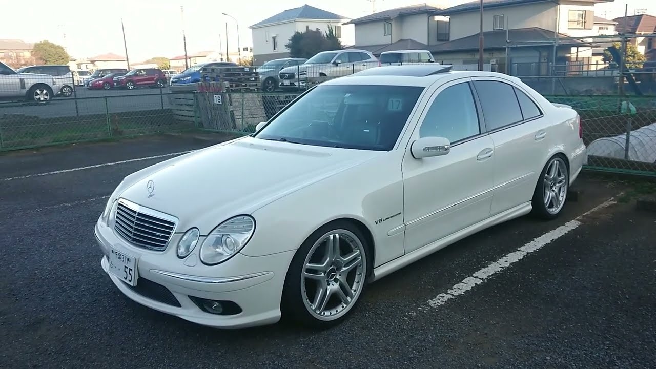 Mercedes BENZ W211 White E55 シャコタン仕様
