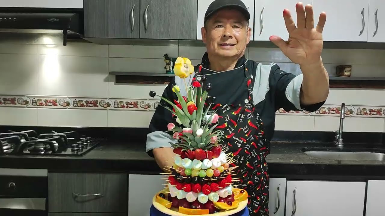 Piña decorada,centro de mesa, pasabocas,pasapalos, decoración para fiestas.