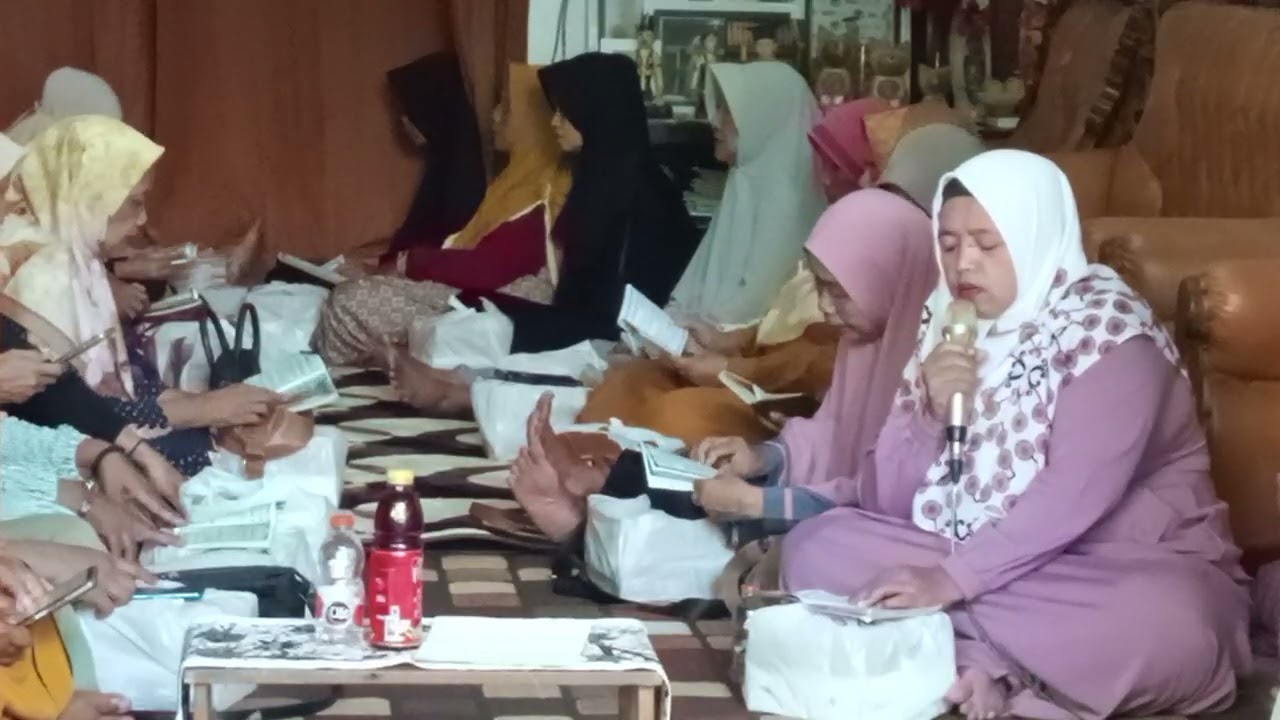 Baca'an surat Yasin ibu jumiati Al Zoya di rumah ibu Agus RT 02 acara halidayah 
