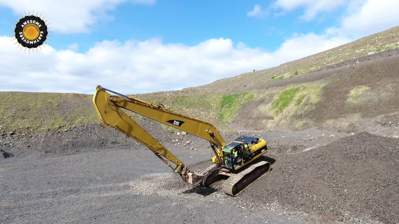 Caterpillar 330C Longreach Excavator with 345 Undercarriage.