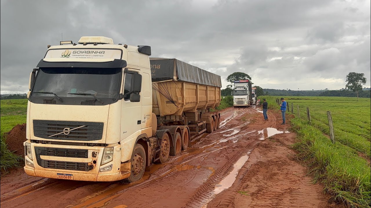 FH ATOLOU NA ESTRADA DA FAZENDA! TRATOR NÃO DEU CONTA DE TIRAR. 