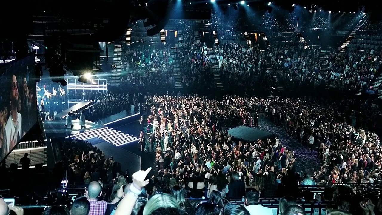 BTS, PANIC AT THE DISCO & MARIAH CAREY PERFORMANCES