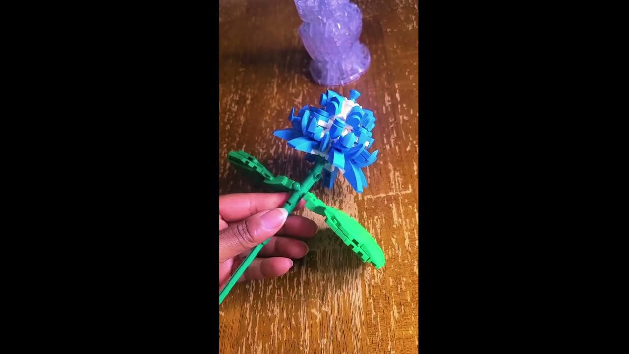 Catch a Vibe! Building Block Tech Flowers