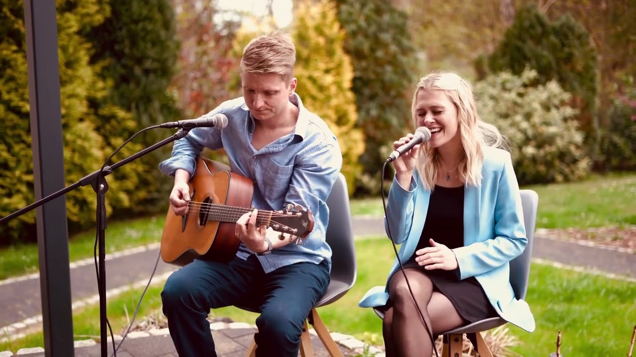 Dance Monkey -Tones And I (Cover by Fabienne & Chris)