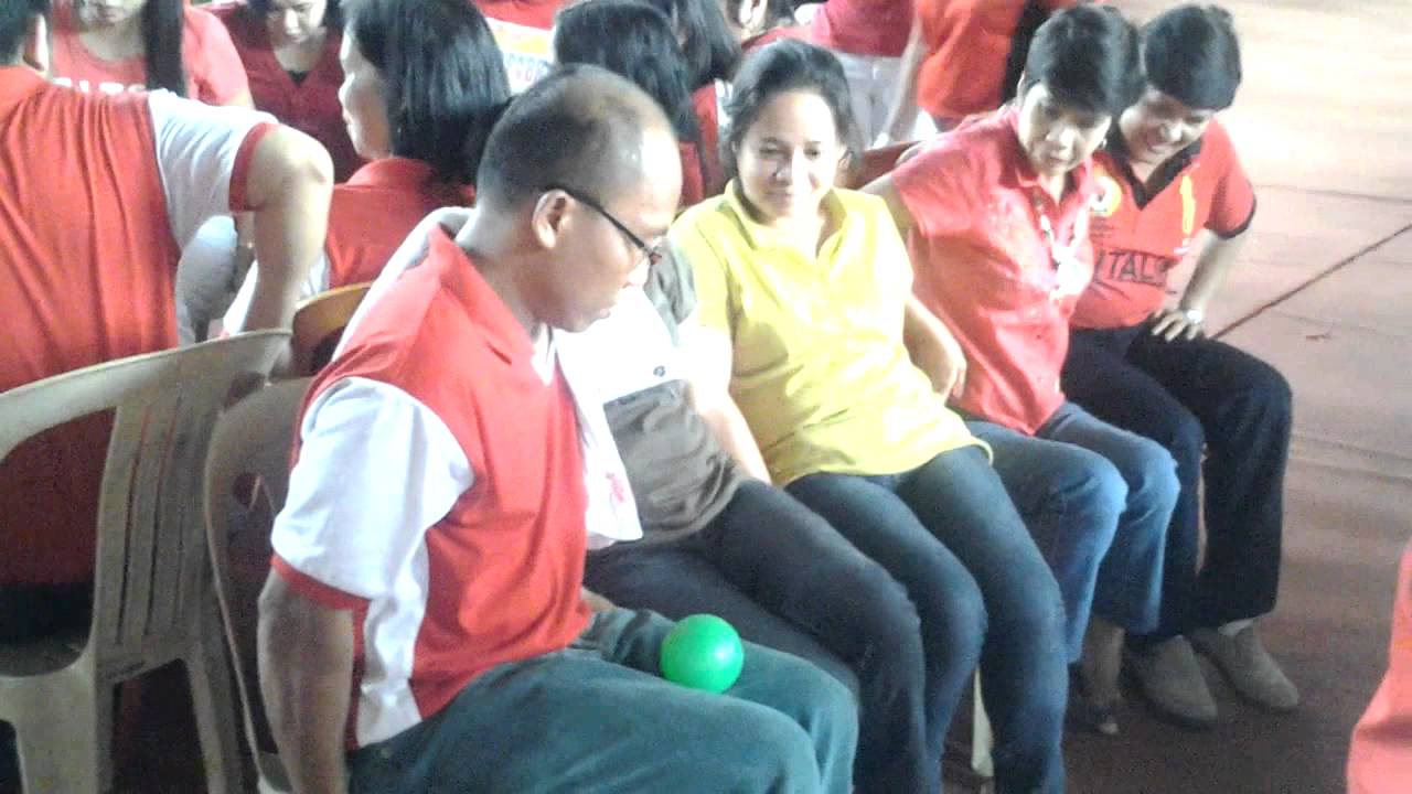 Pasahan ng Bola Parlor Game during the Journalists