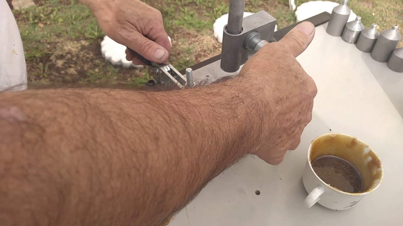 Produção de camarões de plastisol em série