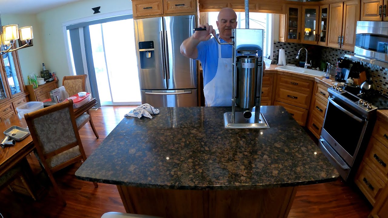 Vevor 5L Sausage Stuffer Handle Placement