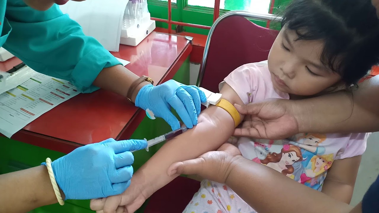 anak pintar - Sien ambil darah