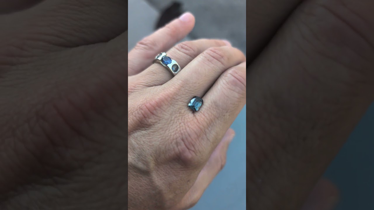 2.25 cobalt blue spinel