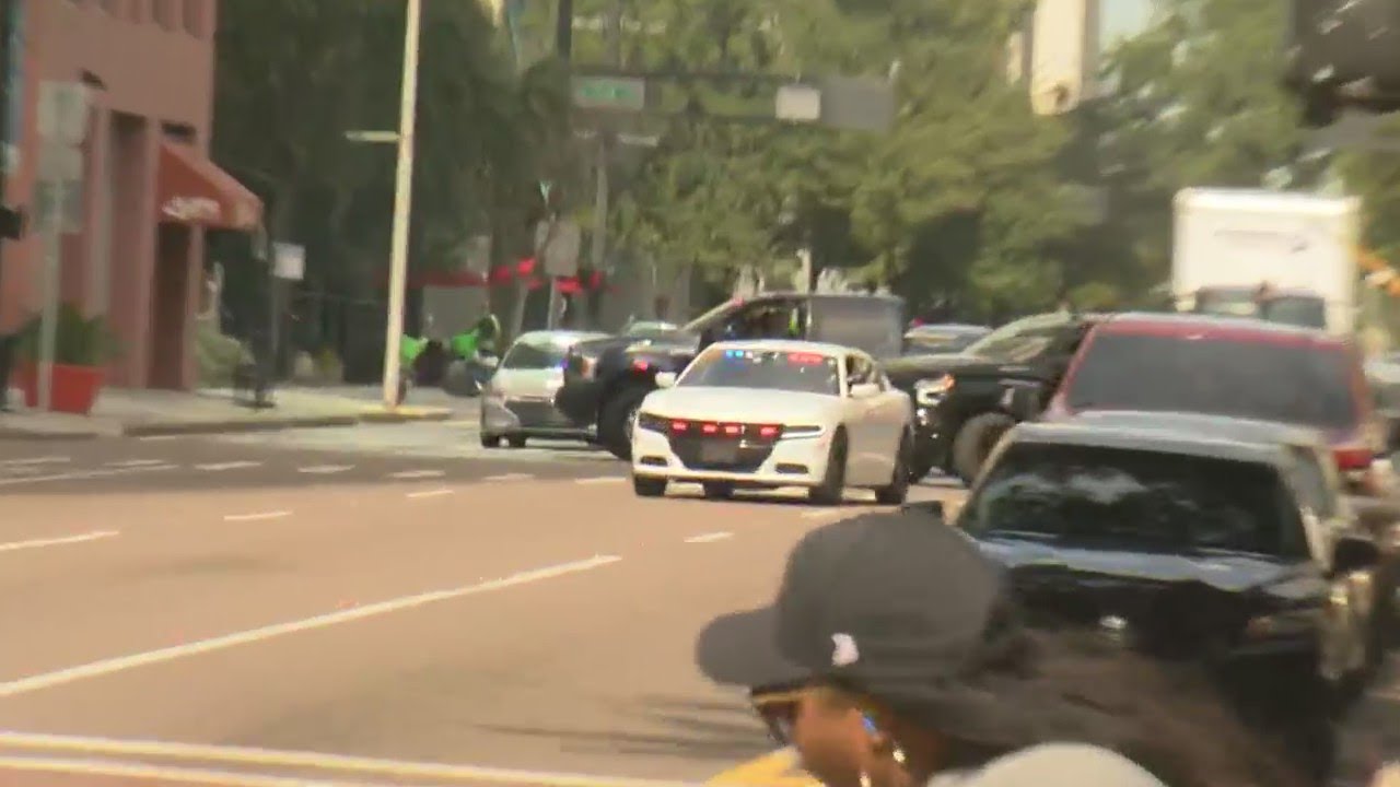 Pirates invade downtown Tampa ahead of Gasparilla