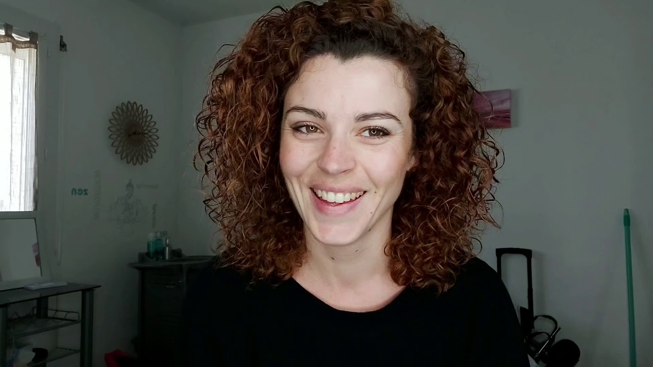 Comment entretenir ses cheveux fins à tendance gras.