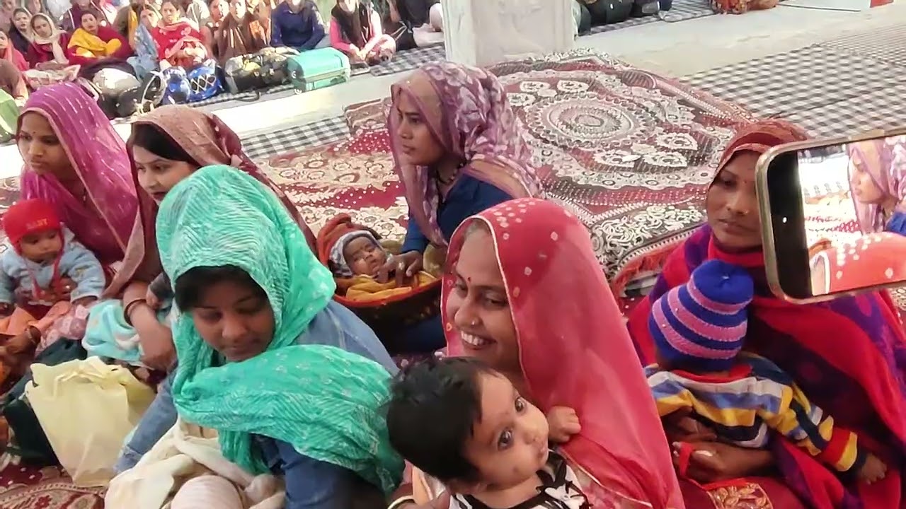 Darbar mein Aaye bacche Aashirwad lene ke liye