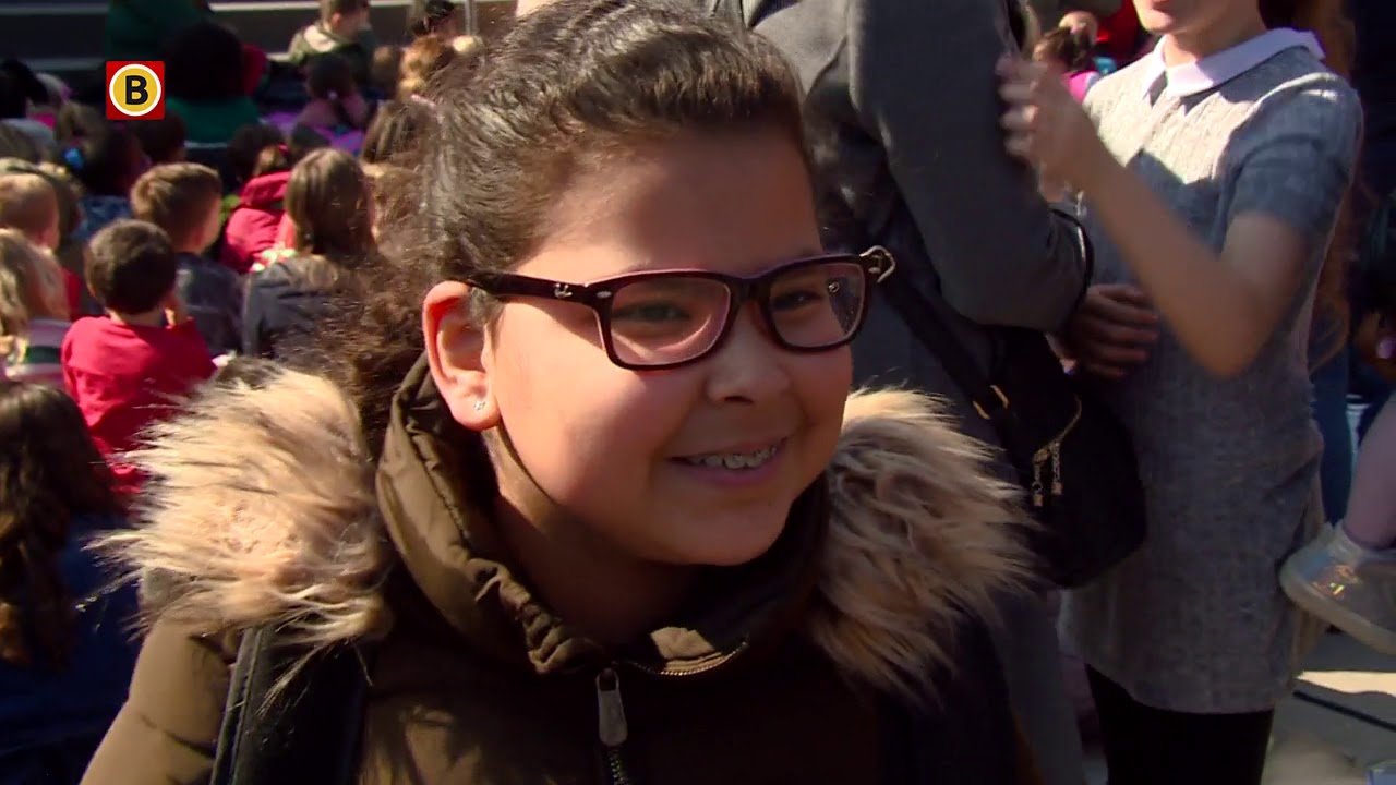 Juf Daisy van basisschool De Vuurvogel werd vrijdag verrast door haar leerlingen