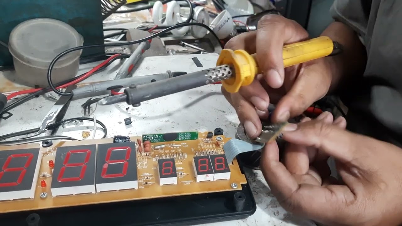 কিভাবে ডিজিটাল দেওয়াল ঘড়ির সুইচ ঠিক করতে হবে? Casio 808 repaire.
