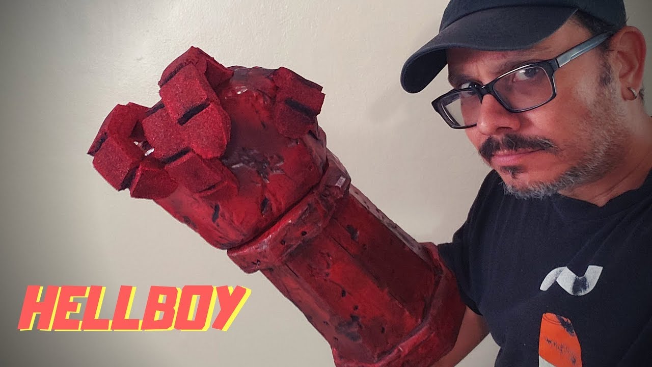 INTENTO HACER  LA MANO DERECHA DE LA MUERTE DE HELLBOY MECÁNICA