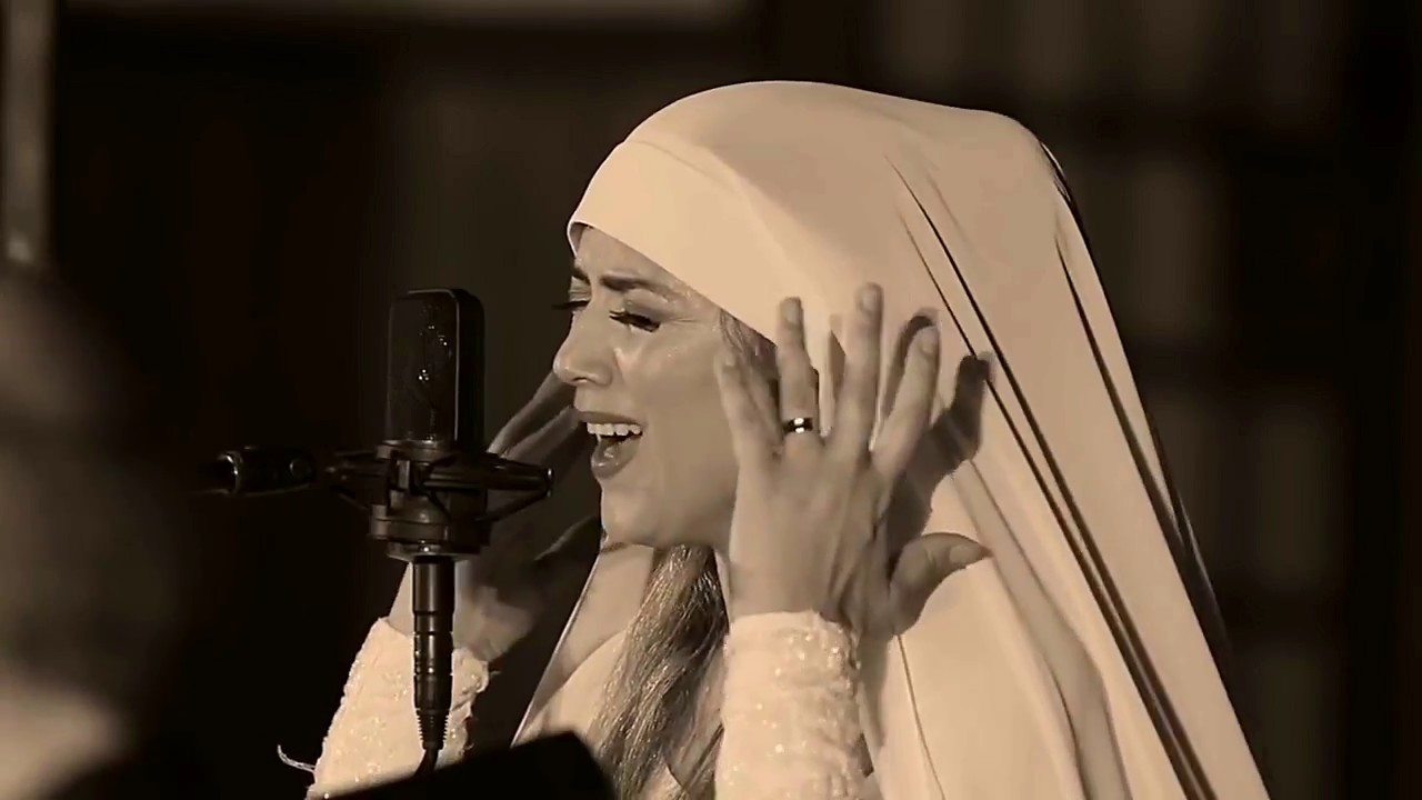 دلال أبو آمنة - عرفت الهوى - وصلة  من الإنشاد الصوفي  Dalal Abu Amneh - Sufi Music
