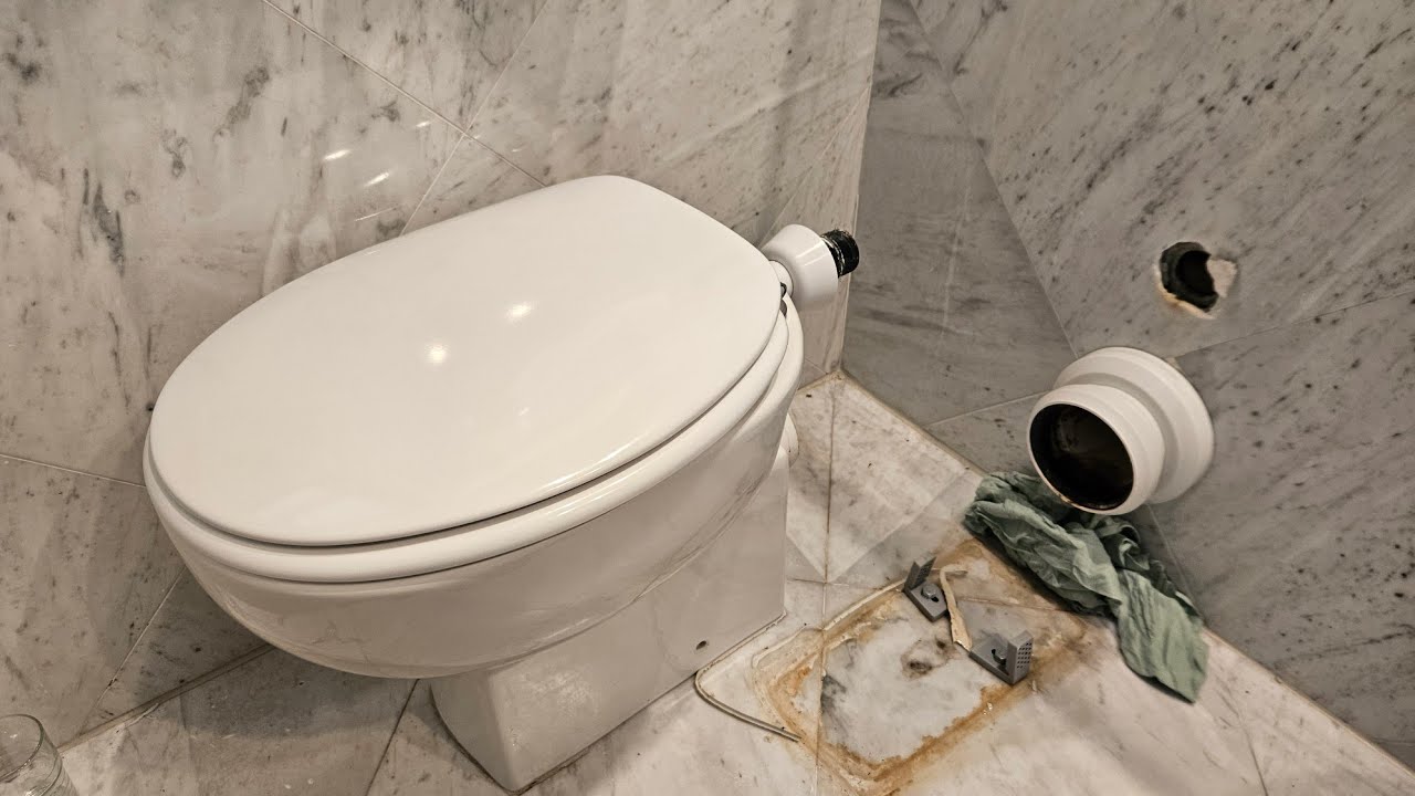 Come riparare perdita scarico wc#idraulicofaidate#tutorial