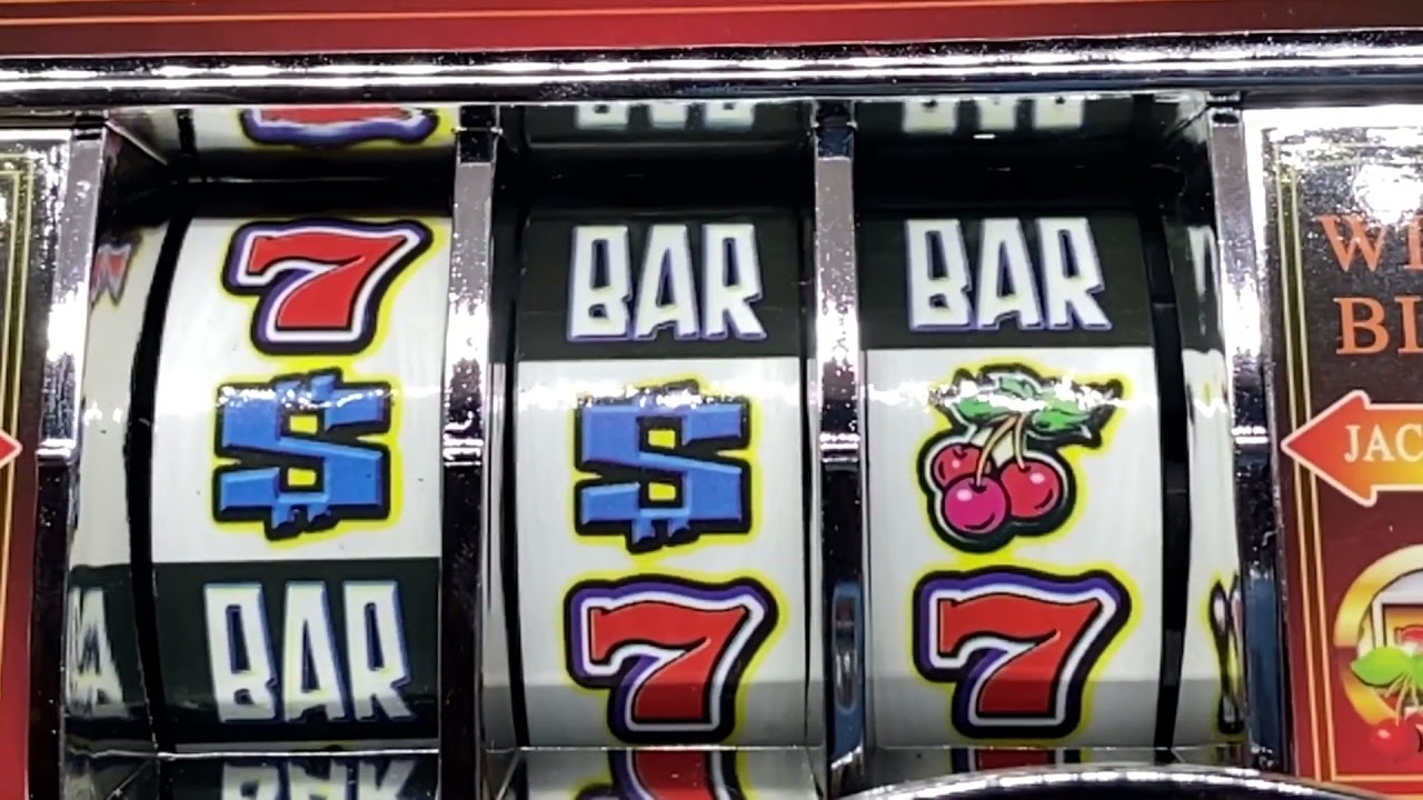 Neon casino slot machine spinning, money flying after win combination stock videone, Winning,
