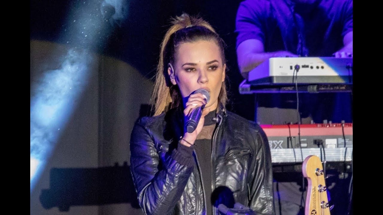 Natalia Szroeder - Zamienię Cię (Warszawa 18.12.2017)