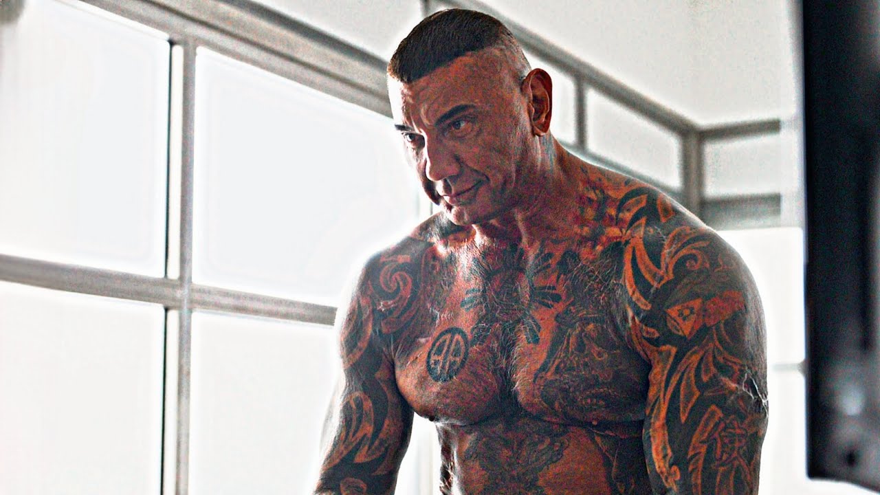 Элитный убийца назначает награду в 4 миллиона долларов за свою голову, но никто не может пройти м...