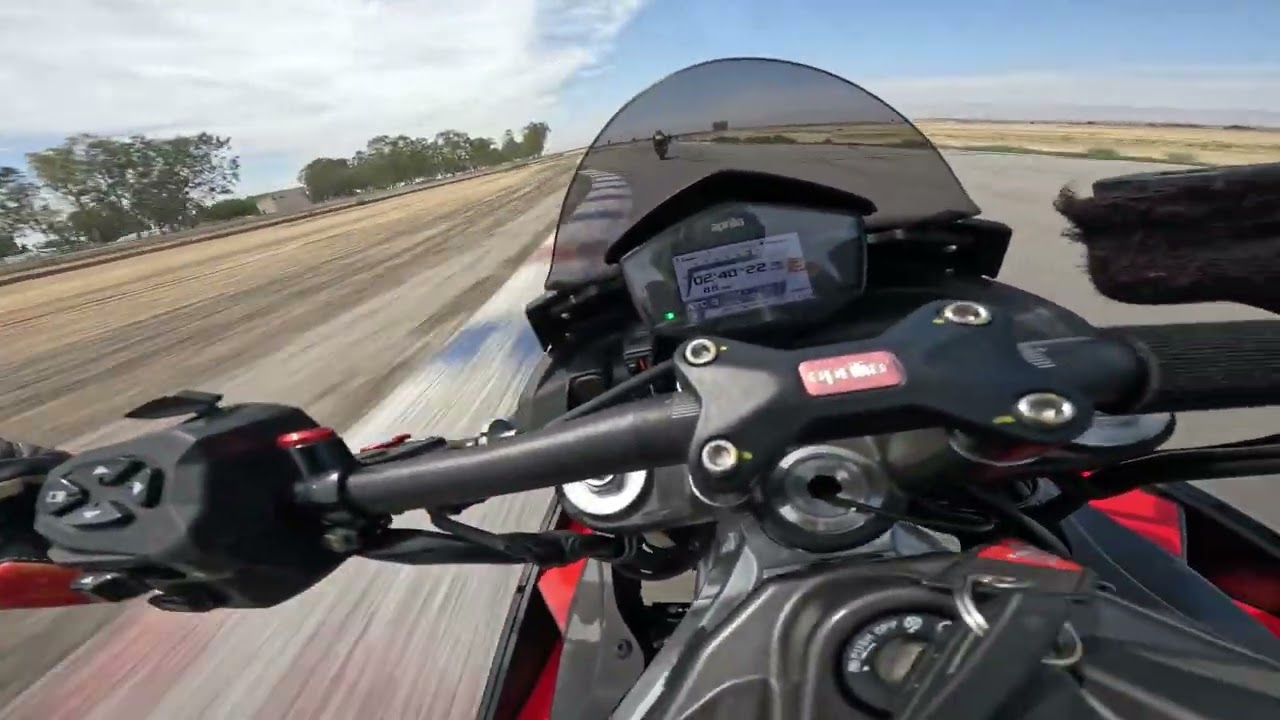 Tuono 660 Factory following CBR600RR (Mike follow)