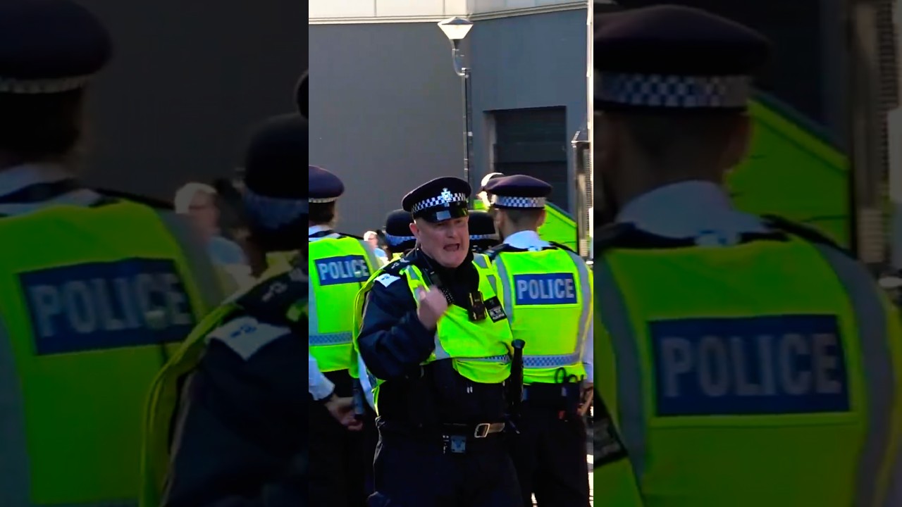 Met Police Sergeant ROARS at officers 👮🤬🗣️ 