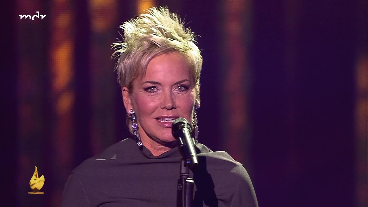 Inka Bause | Helga | Die Stars der Goldenen Henne 2024 (13.09.2024)