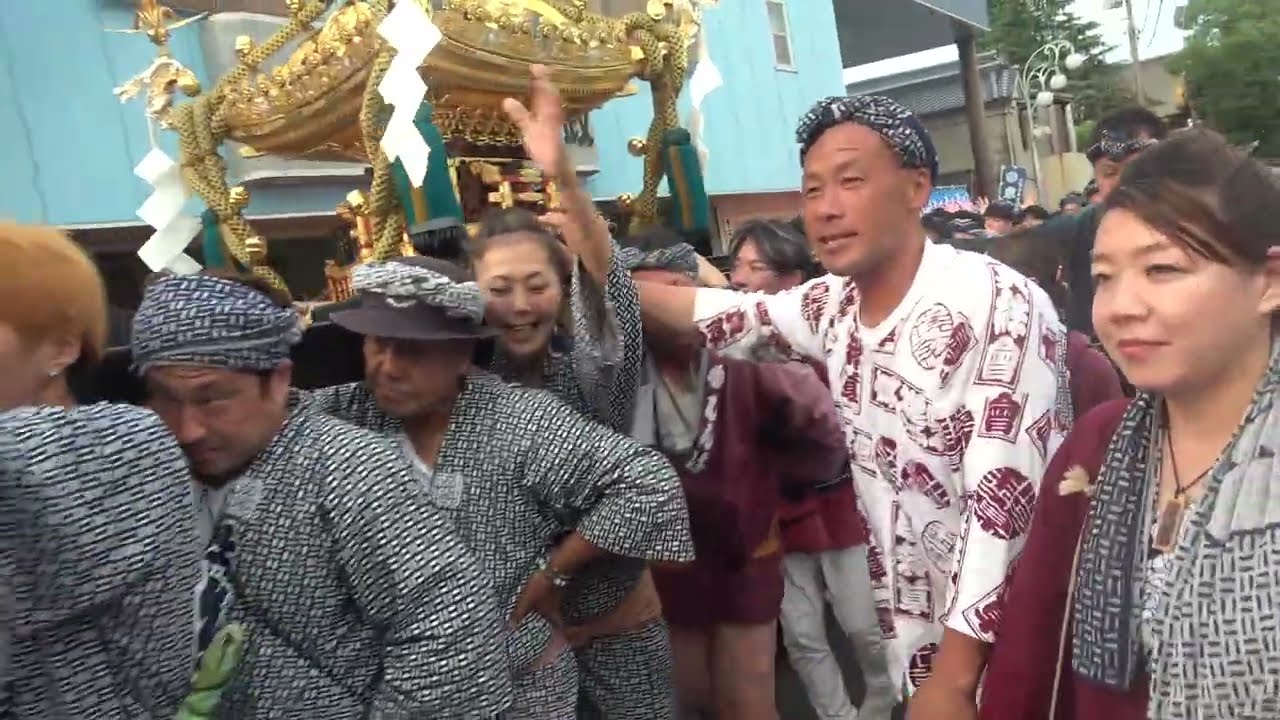 八重垣神社祇園祭最終日/八重垣神社から神輿が降りてきて神輿渡御