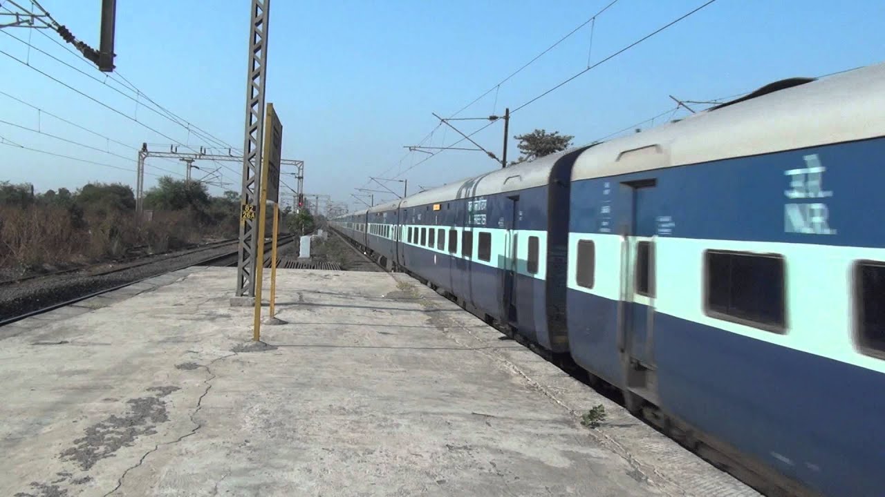 HIGH SPEEDING SWARAJ EXPRESS -- FIRST TRAIN TO ENTER MUMBAI ON DC - AC CONVERSION DAY
