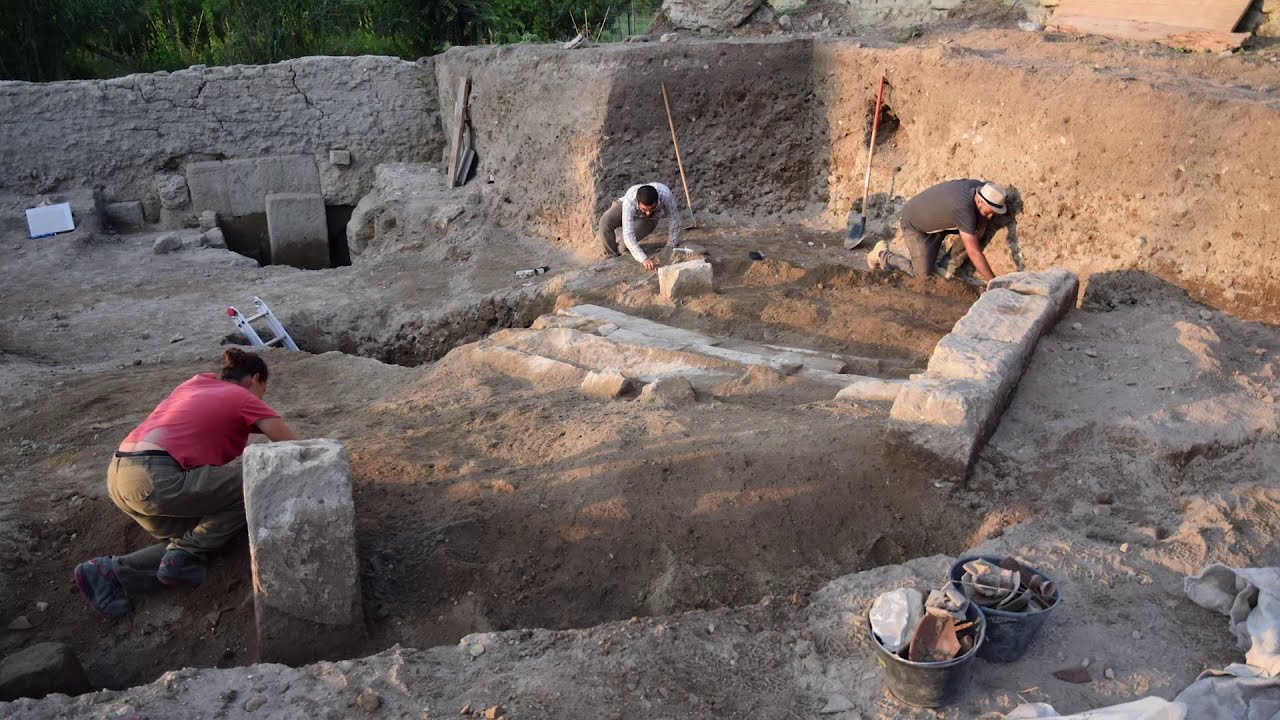 Restituire l'invisibile - La tomba del banchetto per l'eternità di Cuma