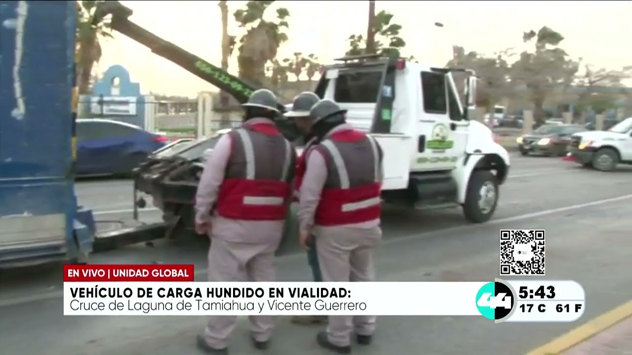 Última Hora: Vehículo de carga hundido en vialidad