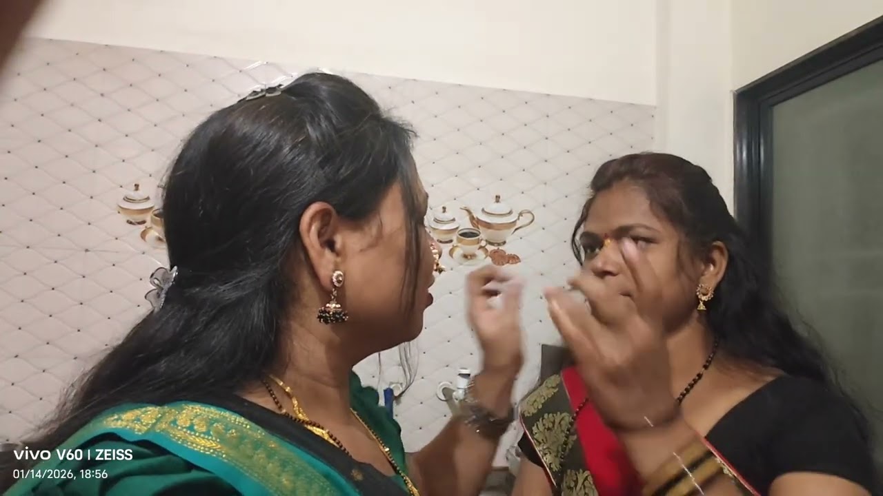 मकर संक्रांती स्पेशल/साडी लूक@आम्हीशेजारी 
