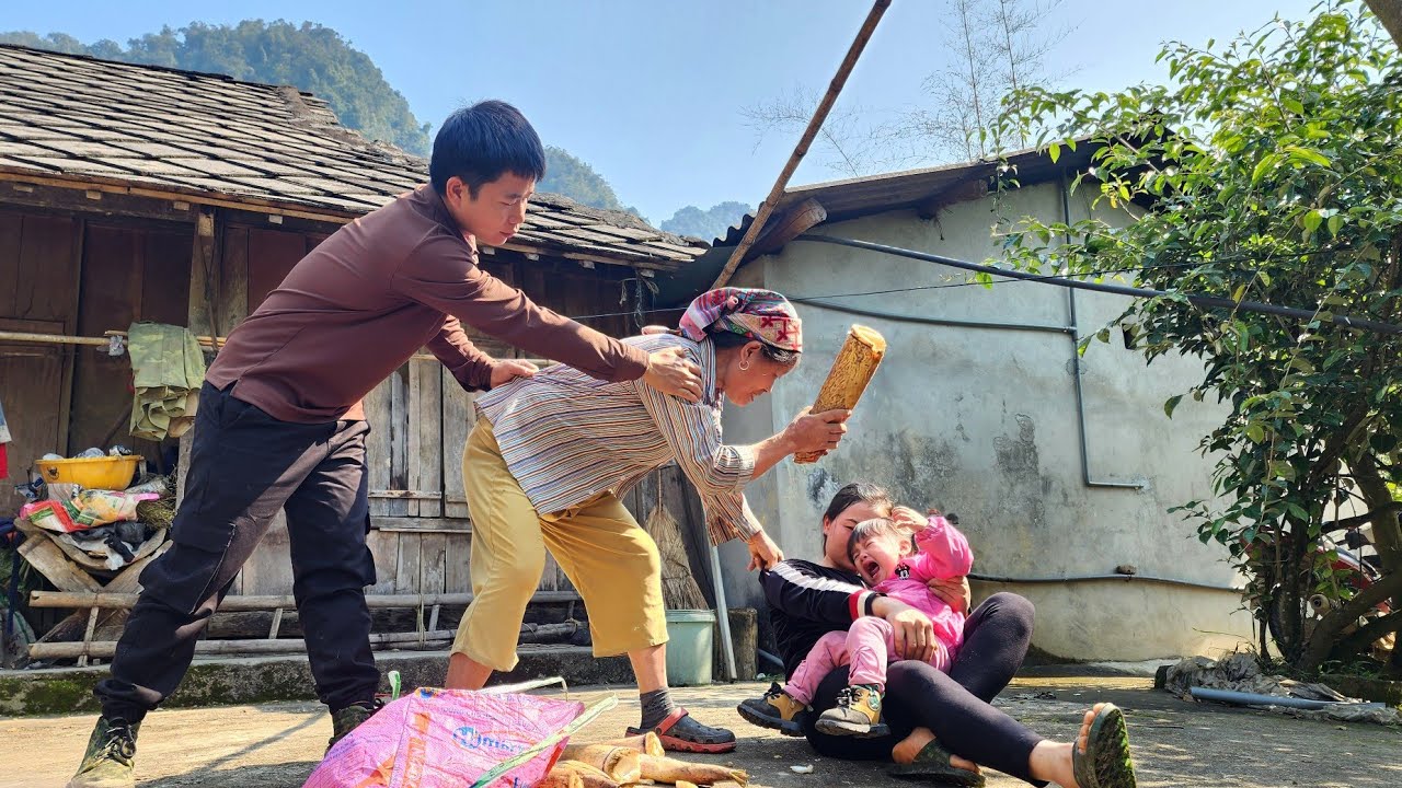 Hung's mother did not accept that Huong had San San, making Huong worried and scared.