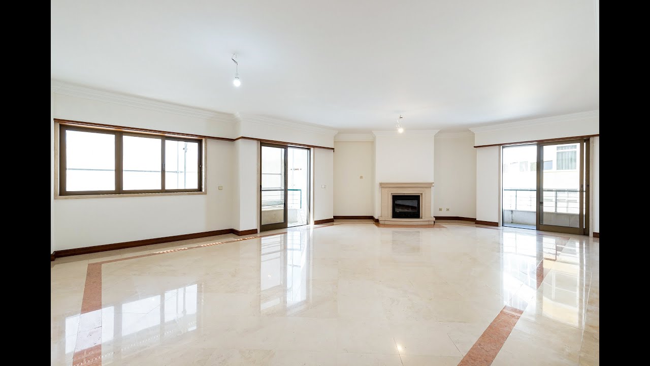 Oportunidade!! Apartamento T3 com garagem no coração de Campo de Ourique!