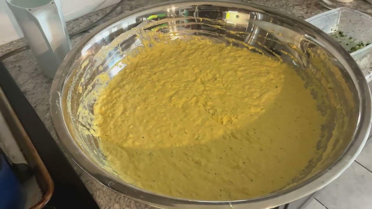 Pholourie in D making