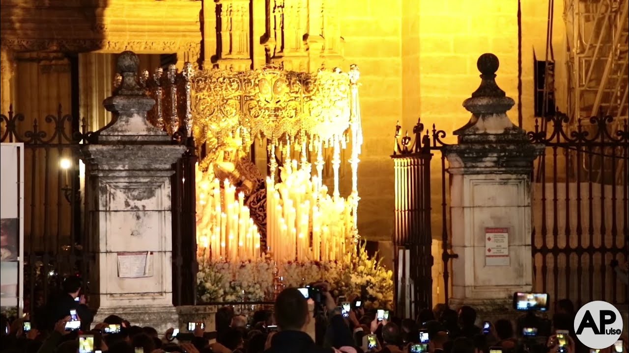 Entrada de la Esperanza de Triana en la Catedral | Traslado de ida - 2018