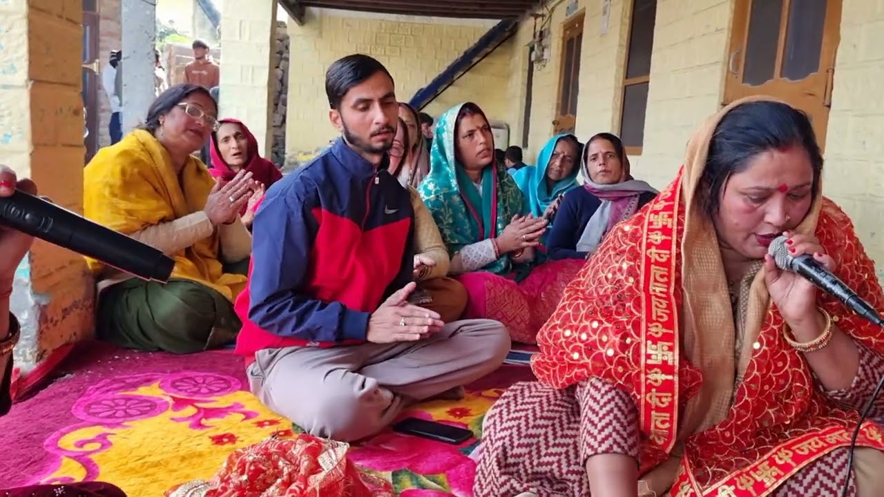 #bhajan पूर्णिमा के दिन कीर्तन में सुनिए सुन्दर सतगुरू भजन #kirtan 🙏🏻
