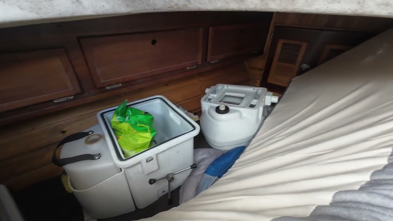 Alberg 37 - some more interior painting