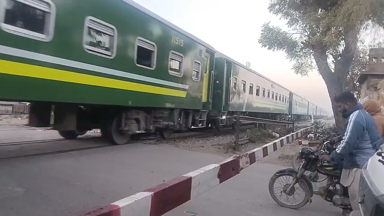🚆 27 Up Shalimar Express Roaring Through Drigh Road | GEU-40 Power | Lahore Bound