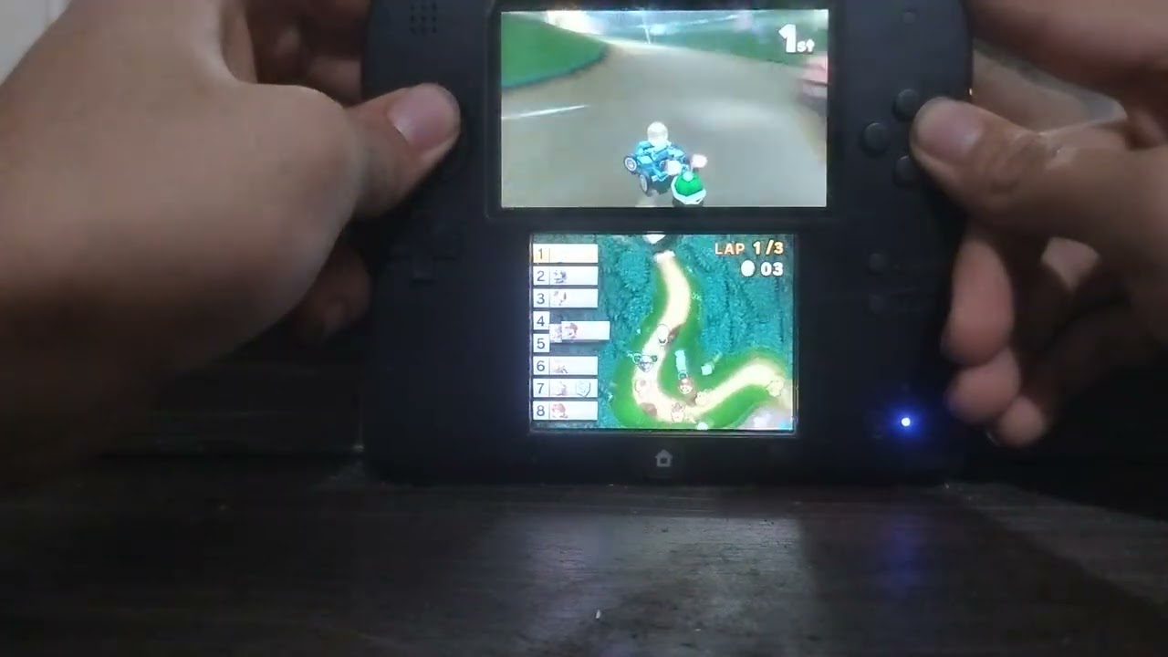 Playing Mario kart 7 On my 2DS 