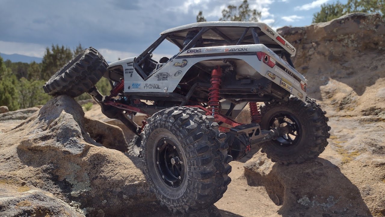 Axial Wraith Spawn gettin out for a Crawl!!