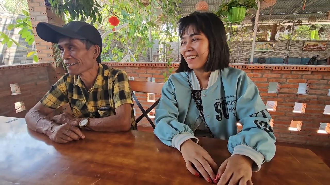 Em Linh.bị ma nhập hôm nay nhận hơn 200 triệu ăn mặc đẹp đi ăn nhà hàng chuẩn bị về quê điều trị 