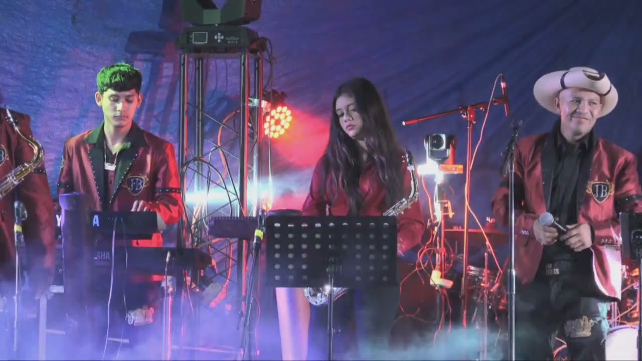 LOS JEFES DE LA BANDA PURO TIERRA CALIENTE