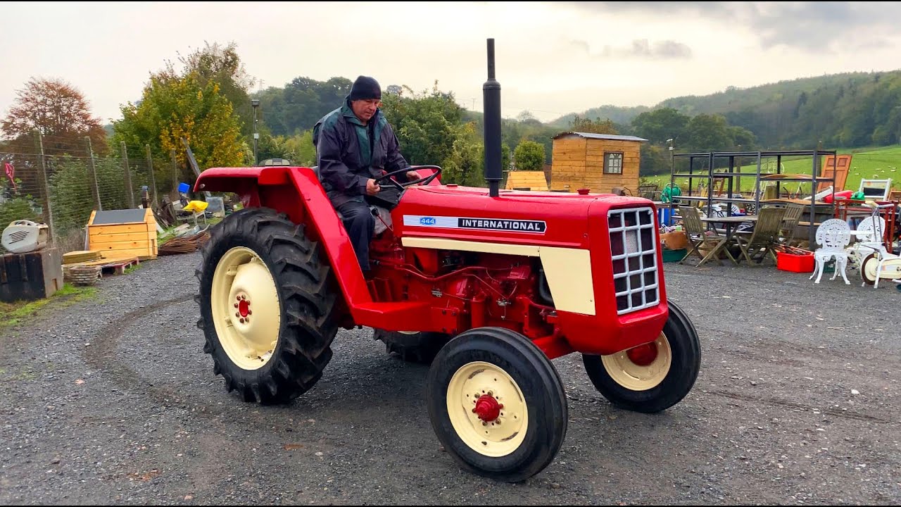 International 444 for Auction - Lot 300 - 16/10/20